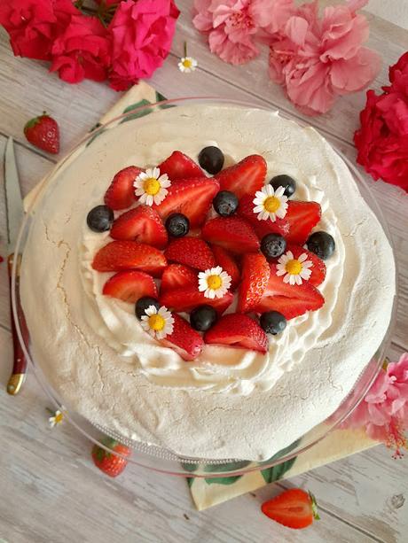 Pavlova de fresas con chantilly Pavlova de fresas con chantilly
