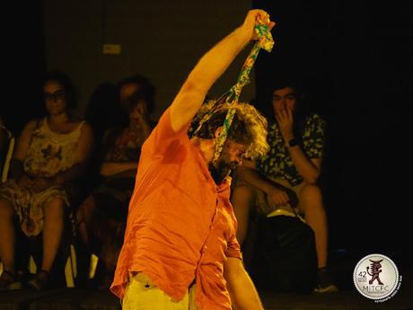 Un Vania sen paredes: o teatro convertido en experiencia circular Un Vania sen paredes: o teatro convertido en experiencia circular