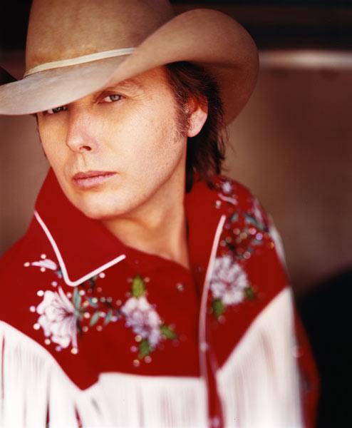 Dwight Yoakam deja El Llanero solitario