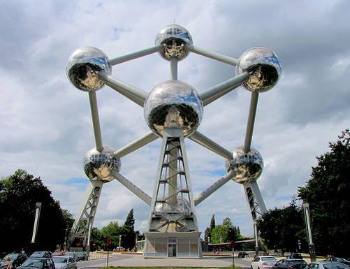Descubriendo nuevos destinos... El Atomium de Bruselas en Bélgica