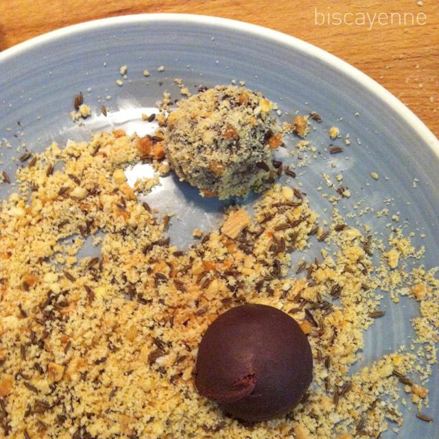 Trufas de alcaravea (o trufas de lo que queráis)