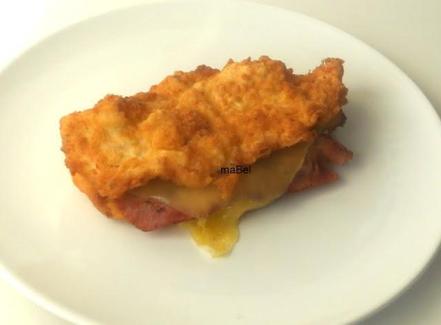 Pollo empanado doble tipo KFC Double Down