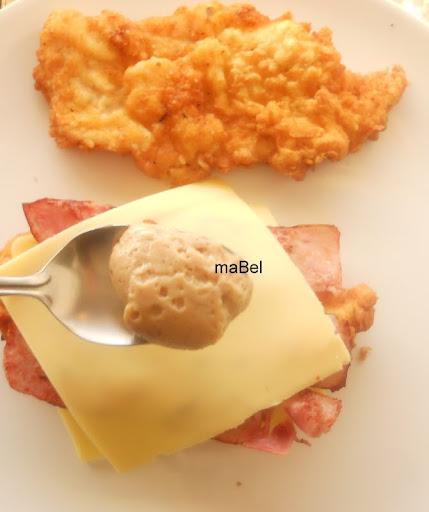 Pollo empanado doble tipo KFC Double Down