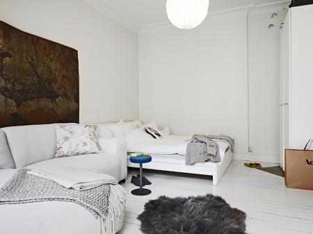 mural de salón muebles de ikea mesa de estudio de caballetes diseño de interiores decoración pisos pequeños decoración nórdica decoración estudios decoración espacios pequeños decoración en blanco Decoración de un pequeño piso de 31m² decoración de interiores escandinavos decoración de estilo nórdico decoración con muebles de ikea cocina de ikea cafetera jarra termo stelton 