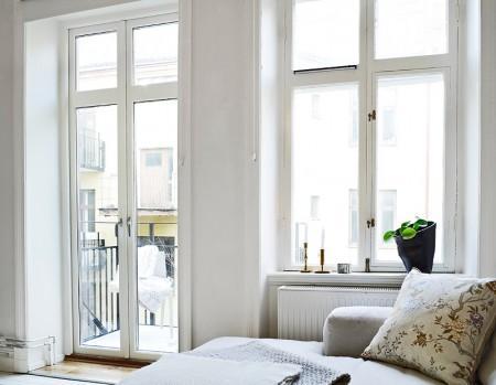 mural de salón muebles de ikea mesa de estudio de caballetes diseño de interiores decoración pisos pequeños decoración nórdica decoración estudios decoración espacios pequeños decoración en blanco Decoración de un pequeño piso de 31m² decoración de interiores escandinavos decoración de estilo nórdico decoración con muebles de ikea cocina de ikea cafetera jarra termo stelton 