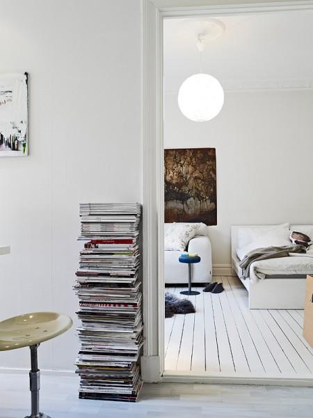 mural de salón muebles de ikea mesa de estudio de caballetes diseño de interiores decoración pisos pequeños decoración nórdica decoración estudios decoración espacios pequeños decoración en blanco Decoración de un pequeño piso de 31m² decoración de interiores escandinavos decoración de estilo nórdico decoración con muebles de ikea cocina de ikea cafetera jarra termo stelton 