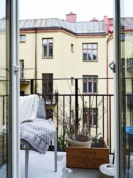 mural de salón muebles de ikea mesa de estudio de caballetes diseño de interiores decoración pisos pequeños decoración nórdica decoración estudios decoración espacios pequeños decoración en blanco Decoración de un pequeño piso de 31m² decoración de interiores escandinavos decoración de estilo nórdico decoración con muebles de ikea cocina de ikea cafetera jarra termo stelton 