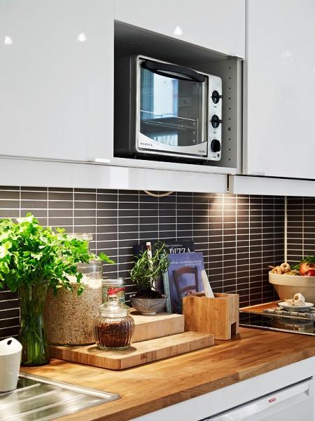 mural de salón muebles de ikea mesa de estudio de caballetes diseño de interiores decoración pisos pequeños decoración nórdica decoración estudios decoración espacios pequeños decoración en blanco Decoración de un pequeño piso de 31m² decoración de interiores escandinavos decoración de estilo nórdico decoración con muebles de ikea cocina de ikea cafetera jarra termo stelton 