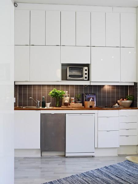 mural de salón muebles de ikea mesa de estudio de caballetes diseño de interiores decoración pisos pequeños decoración nórdica decoración estudios decoración espacios pequeños decoración en blanco Decoración de un pequeño piso de 31m² decoración de interiores escandinavos decoración de estilo nórdico decoración con muebles de ikea cocina de ikea cafetera jarra termo stelton 