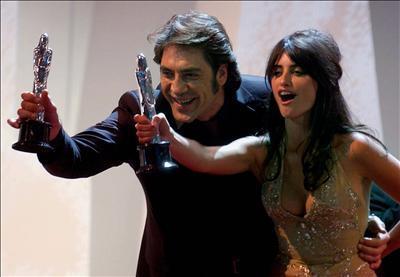 penelope-cruz-y-javier-bardem AMAPOLAS Y BESOS