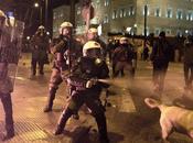 policía griega detiene personas