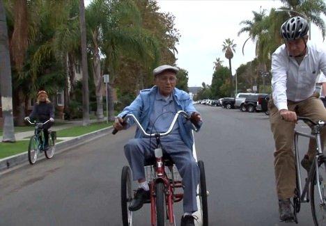 Un ciclista de 103 años que anda en bici casi todos los dias.