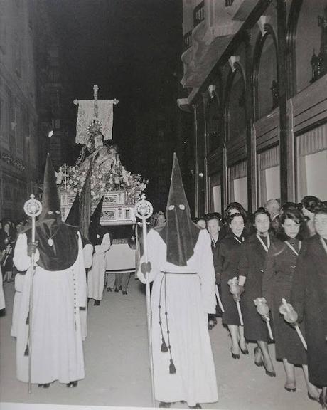 La Hermandad de Nuestra Madre que renació tras ser disuelta por un estandarte La Hermandad de Nuestra Madre que renació tras ser disuelta por un estandarte