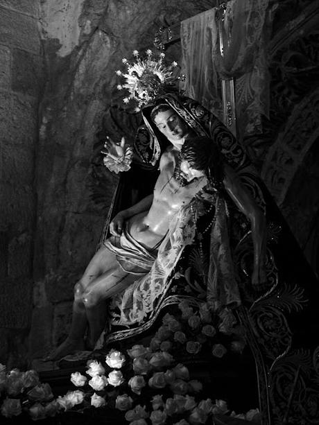 La Hermandad de Nuestra Madre que renació tras ser disuelta por un estandarte La Hermandad de Nuestra Madre que renació tras ser disuelta por un estandarte