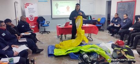 Capacitacón en Centenario sobre materiales peligrosos Capacitacón en Centenario sobre materiales peligrosos