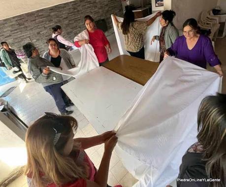 Donaron 20 Juegos de Sábanas al Hospital Piedra del Águila