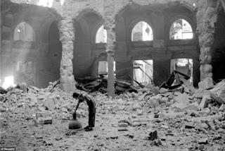 DEL ARCHIVO DEL BLOG. MOZART POR VIEJENICA (SARAJEVO, 1992). PUBLICADO EL 26/08/2012