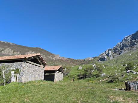 Peña Valdorria y Ermita de San Froilán