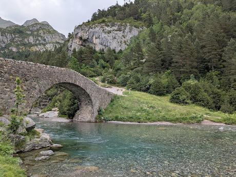 Refugio Serradets desde Bujaruelo Refugio Serradets desde Bujaruelo