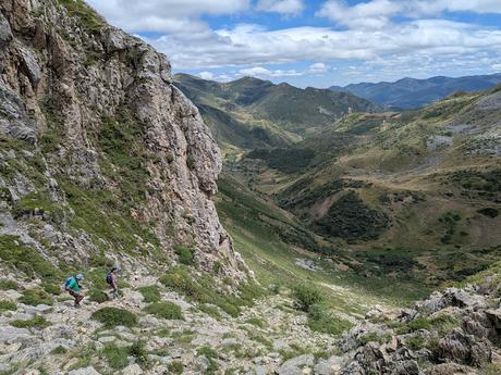 Peña Orniz y Laguna Las Verdes Peña Orniz y Laguna Las Verdes