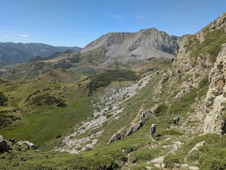 Peña Orniz y Laguna Las Verdes Peña Orniz y Laguna Las Verdes