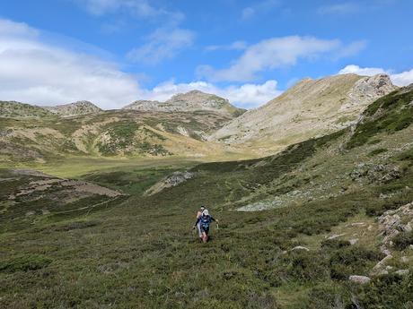 Peña Orniz y Laguna Las Verdes Peña Orniz y Laguna Las Verdes