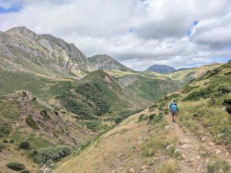 Peña Orniz y Laguna Las Verdes Peña Orniz y Laguna Las Verdes