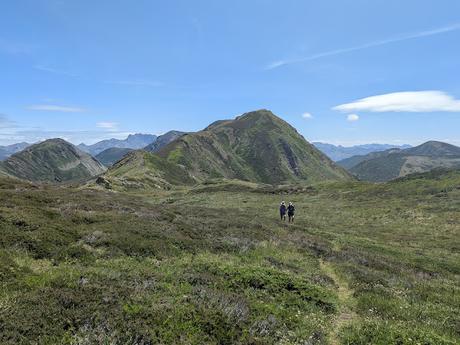 Peña Orniz y Laguna Las Verdes Peña Orniz y Laguna Las Verdes