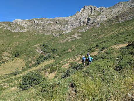 Peña Orniz y Laguna Las Verdes Peña Orniz y Laguna Las Verdes