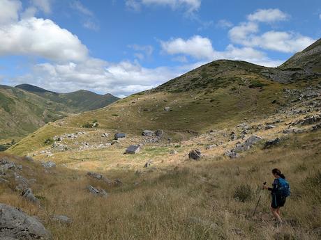 Peña Orniz y Laguna Las Verdes Peña Orniz y Laguna Las Verdes