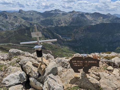 Bigaros y Muñón (Travesía de Saliencia a Torrestío) Bigaros y Muñón (Travesía de Saliencia a Torrestío)
