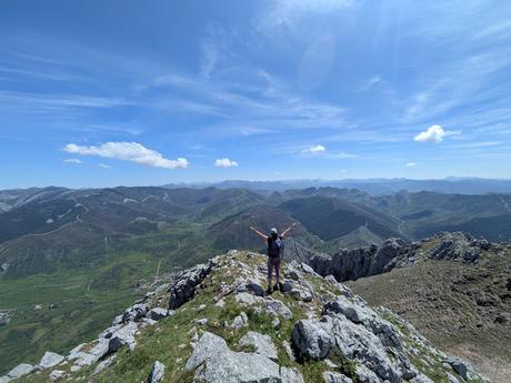 Picos Bodón y Cabañas desde Llamazares Picos Bodón y Cabañas desde Llamazares