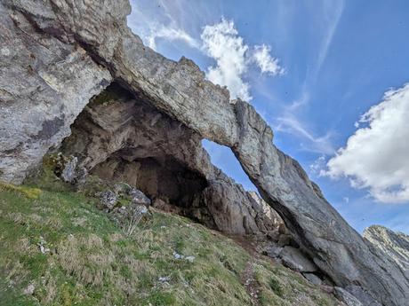 Picos Bodón y Cabañas desde Llamazares Picos Bodón y Cabañas desde Llamazares