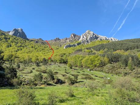 Picos Bodón y Cabañas desde Llamazares Picos Bodón y Cabañas desde Llamazares