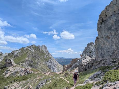 Picos Bodón y Cabañas desde Llamazares Picos Bodón y Cabañas desde Llamazares