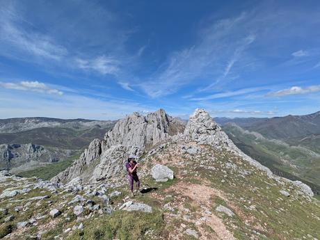 Picos Bodón y Cabañas desde Llamazares Picos Bodón y Cabañas desde Llamazares