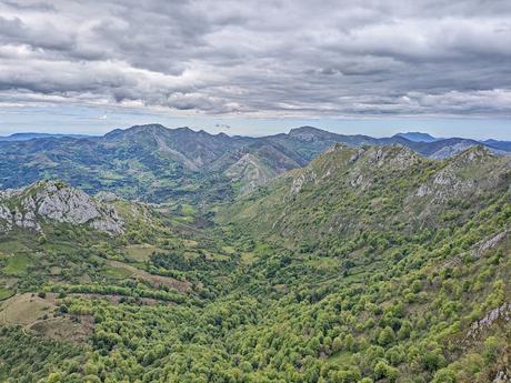 Pico Guanalón desde Soto de Agues Pico Guanalón desde Soto de Agues