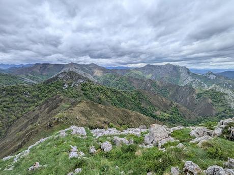 Pico Guanalón desde Soto de Agues Pico Guanalón desde Soto de Agues