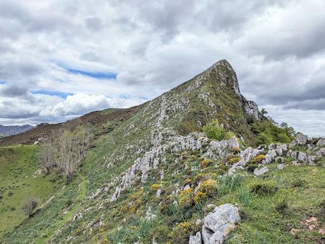 Pico Guanalón desde Soto de Agues Pico Guanalón desde Soto de Agues