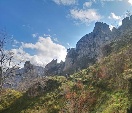 De S.Esteban de Cuñaba a Urdón:  Pasá Picayo y Camino de la Peña.