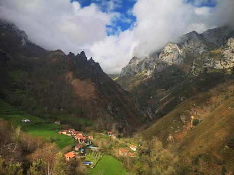 De S.Esteban de Cuñaba a Urdón:  Pasá Picayo y Camino de la Peña.