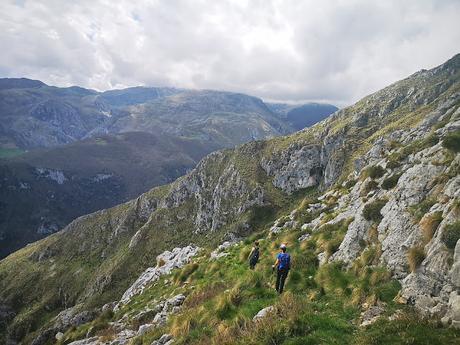 De S.Esteban de Cuñaba a Urdón:  Pasá Picayo y Camino de la Peña.