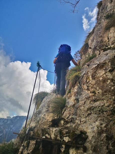 De S.Esteban de Cuñaba a Urdón:  Pasá Picayo y Camino de la Peña.
