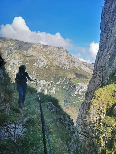 De S.Esteban de Cuñaba a Urdón:  Pasá Picayo y Camino de la Peña.