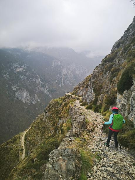 De S.Esteban de Cuñaba a Urdón:  Pasá Picayo y Camino de la Peña.