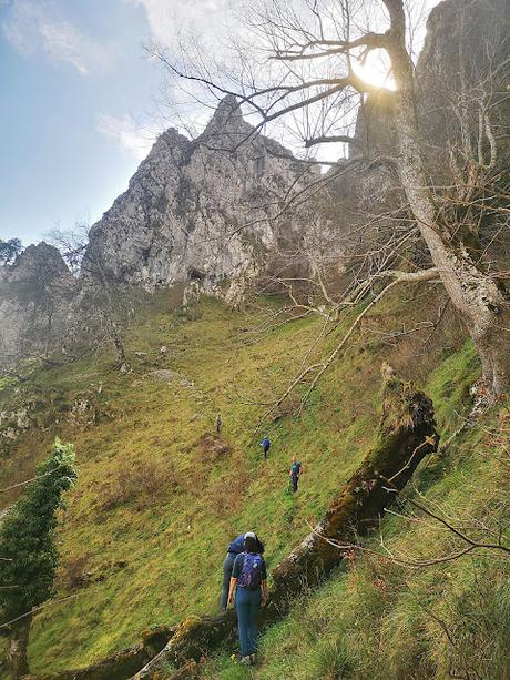 De S.Esteban de Cuñaba a Urdón:  Pasá Picayo y Camino de la Peña.