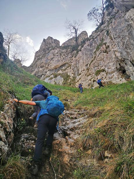 De S.Esteban de Cuñaba a Urdón:  Pasá Picayo y Camino de la Peña.