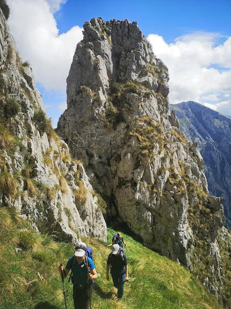 De S.Esteban de Cuñaba a Urdón:  Pasá Picayo y Camino de la Peña.