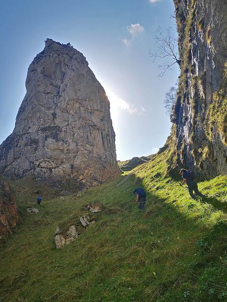 De S.Esteban de Cuñaba a Urdón:  Pasá Picayo y Camino de la Peña.