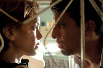 Isbrúk + El lobo detrás de la puerta